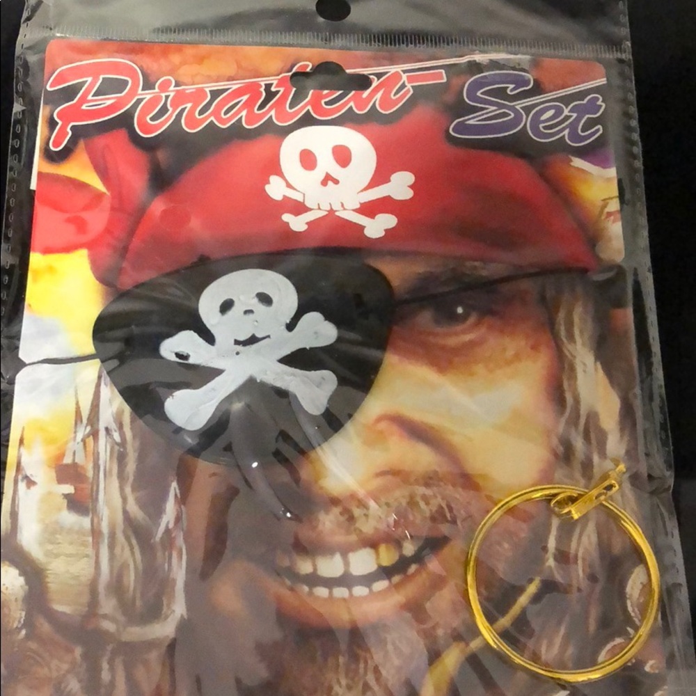 Pirate Set Girl.